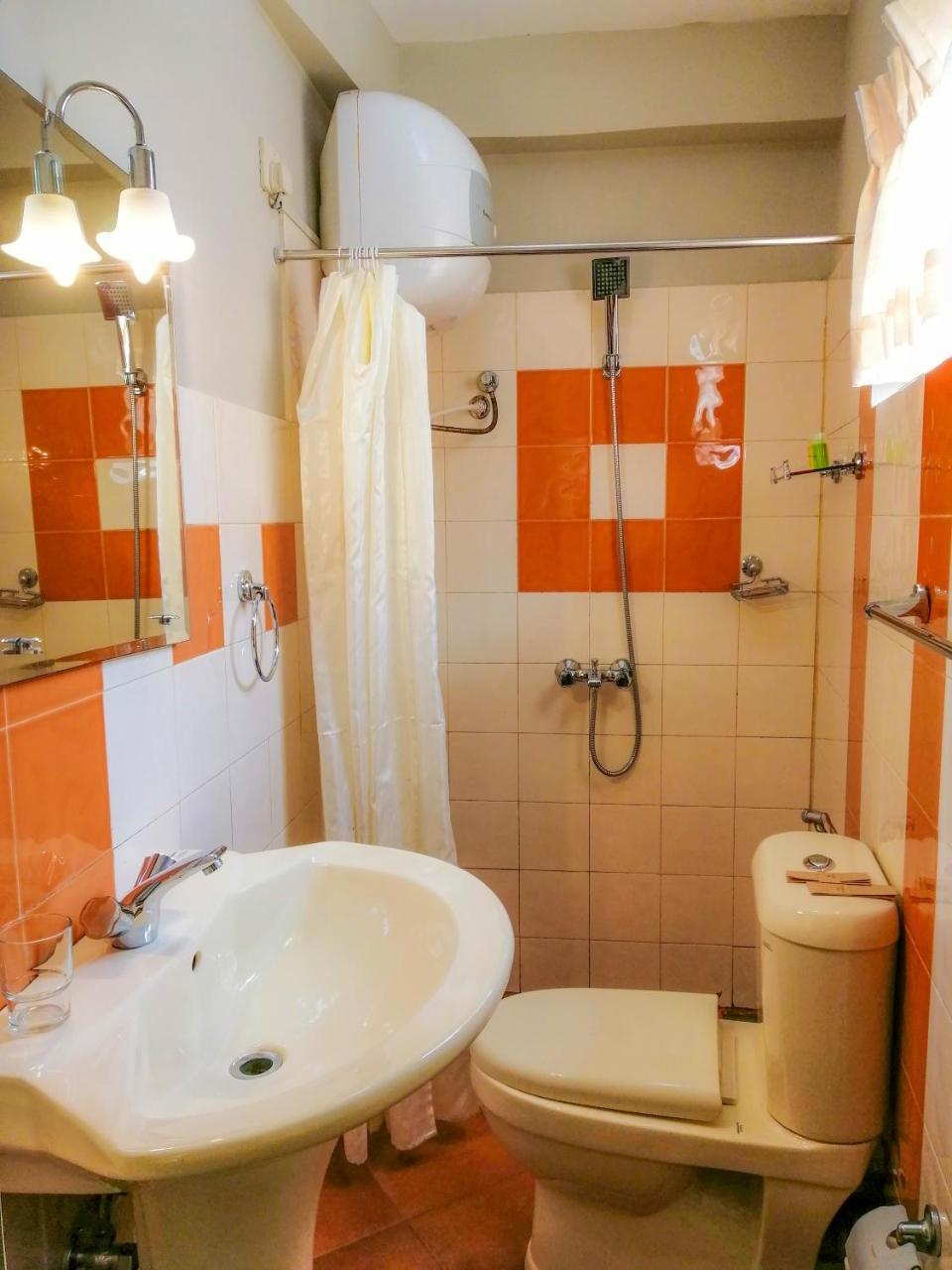 Lourdes Hotel Нувара-Элия Экстерьер фото